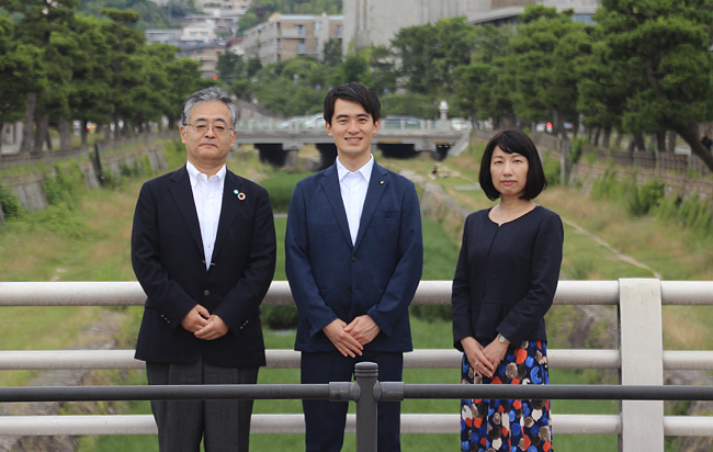 At the Koko-bashi Bridge over the Ashiya River, which is designated as a cultural property of the city