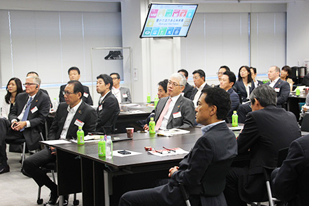 Photo: Conducted group work on the subject of the SDGs in the Nomura Group Executive Meeting (September 2018)